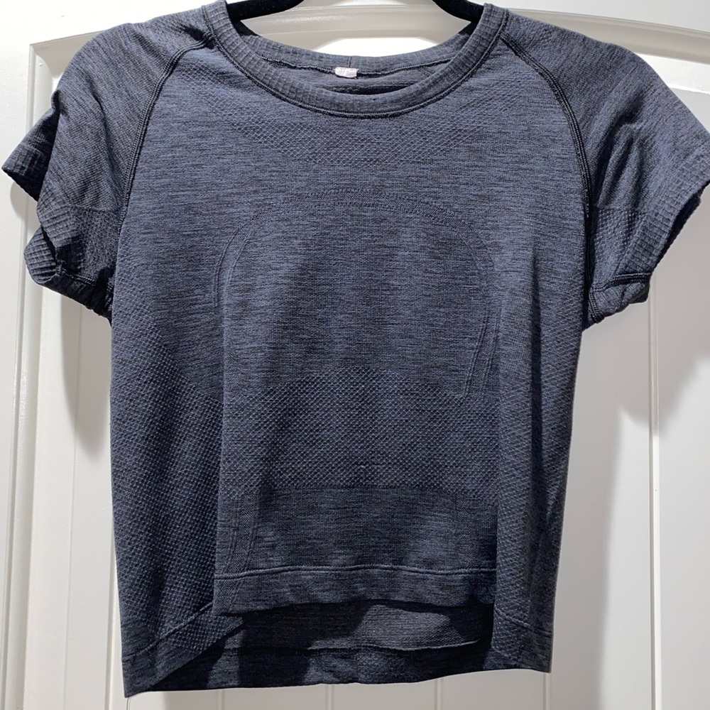 CROPPED LULULEMON SWIFTLY TECH SHIRT size 6